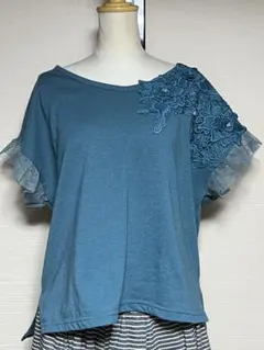 axes femme ブルー系 花柄レース装飾 半袖Tシャツ
