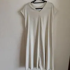 クリーム色 Vネック ノースリーブチュニック