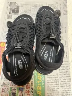 KEEN UNEEK サンダル 2足セット24cm ブラック &ホワイト - メルカリ