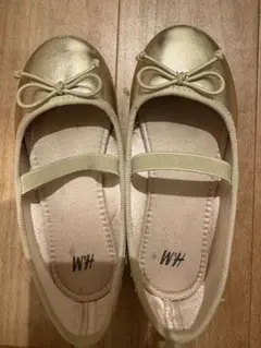 Ｈ＆Ｍ　ゴールドリボン付きバレエシューズ