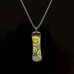 ブラック　スポーツ　カジュアル　ニコちゃん　スケボー　ネックレス　レディース