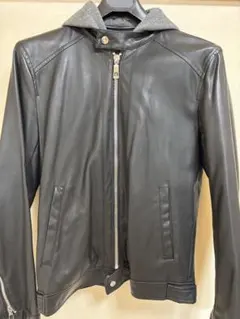 ZARA 黒フェイクレザー フード付きジャケット