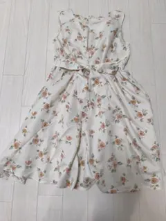 値下げ!!Natural　couture　花柄 ノースリーブ ワンピースのサムネイル