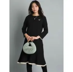 ジャスグリッティー　ブローチ付ペプラムニットワンピース