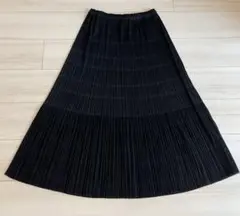 PLEATS PLEASE ロングスカート　ボーダー柄黒　サイズ3 透け感ありのサムネイル