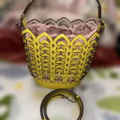 未使用　Kate spade イエロー カットアウトデザイン ハンドバッグ　黄色