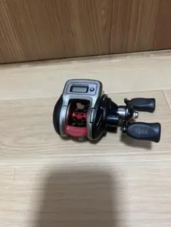 メガバス Ito リール 初代リトグラフRG15R 右巻 　(電池切) メガバス リトグラフRG15L ※電池切れ - メルカリ
