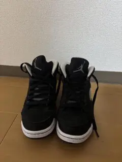 Jordan 黒 スニーカー