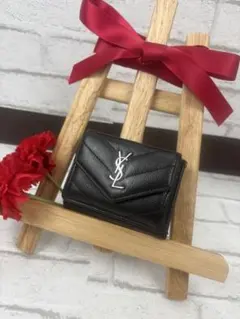 美品 正規品 イヴサンローラン 三つ折り財布 YSL キャビアスキン