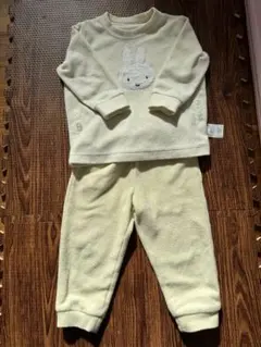 ユニクロ miffy ミッフィー　上下セット フリース 長袖パジャマ 90cm