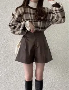 レザーショートパンツ