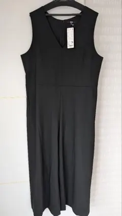 と*わ様 【新品】ユニクロ　ジャンプスーツ　オールインワン　ブラック　3XL