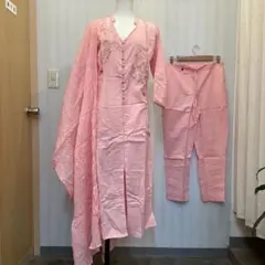 ピンク刺繍入り長袖ワンピースセット