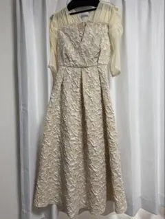 A.R. アイボリーフラワー刺繍パーティードレスのサムネイル