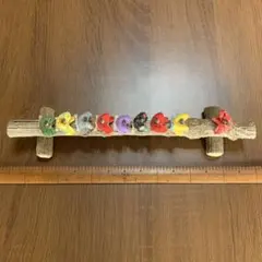 手作り手芸　子孫繁栄　カラフルなミニさるぼぼ木製台の置物 約30cm