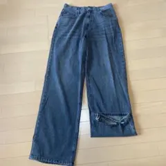 ダメージパンツ