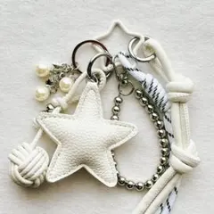 じゃらじゃらキーホルダー バッグチャーム キーチャーム パラコード 星 白 新品