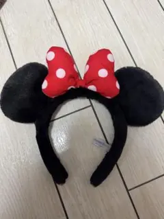 ミニーマウス カチューシャ 赤い水玉