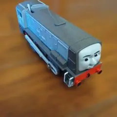 送料無料トーマスデニス