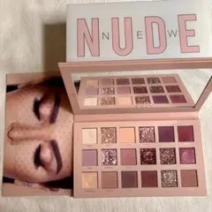 美品！Huda Beauty Nude Eyeshadow Paletteのサムネイル