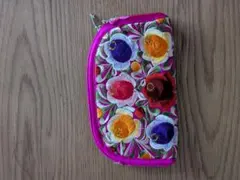 花柄刺繍ポーチ