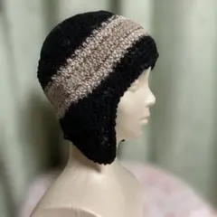 耳あて付きニット帽 黒とベージュ