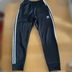 adidas 3本ライン 黒ジャージパンツ