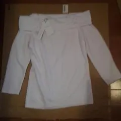 CECIL McBEE　オフショルダーのトップス