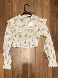 ZARA 花柄ショート丈トップス