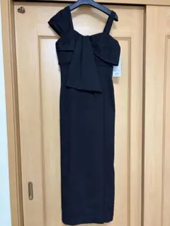 【新品】アシメショルダーリボンワンピース　ロングワンピース　キャミワンピ