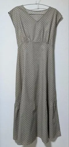 【美品】ドットプリントフレアワンピース／ナチュラルビューティーベーシック