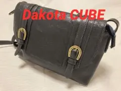ダコタ キューブ ポシェット ショルダーバッグ 黒 本革 レザー 日本製 小ぶり