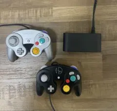 ゲームキューブコントローラー スマブラブラック含む2色セット&変換ケーブル