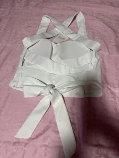 ワンアーツ　ヨガウェア　ホワイト クロスストラップ タンクトップ　ブラトップ