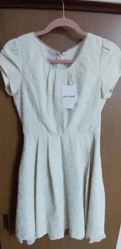 【新品タグ付き】L'EST ROSE　レストローズ　花柄ワンピース