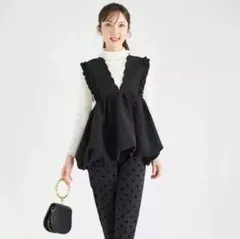 【タグ付き】 フリル付き 黒 ベスト バルーン ジレ 体型カバー 上品 新品