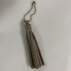 ゴールド　キーホルダー・タッセル付き