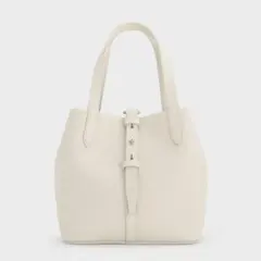 CHARLES & KEITH Beryl ベリル リサイクルレザーバケツバッグ - メルカリ