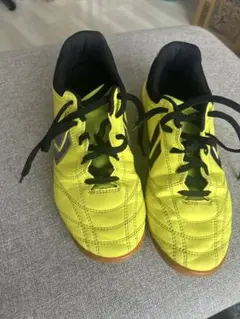 ヒュンメル 室内　フットサルシューズ 24㎝のサムネイル