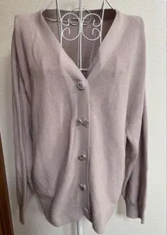 ◇INGNIベージュピンク　Vネックカーディガン　美品♪