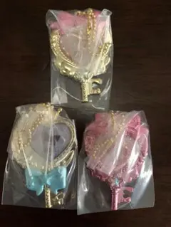 サンリオ きらっとマジカルチャーム　キティ１つクロミ１つマイメロ１つ