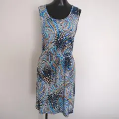ノースリーブひざ丈ワンピース 青系模様