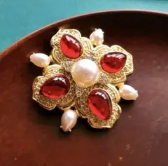 ブローチ　レッド　パール　アンティーク　バロック調　ヨーロピアン　西洋　卒業式