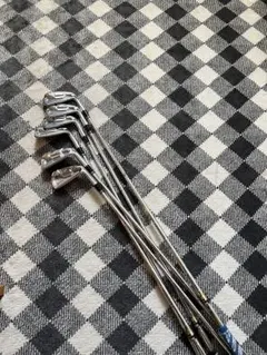 【良品】 スリクソン Z725 メンズアイアンセット 8本 X100 S 右利き 良品】 スリクソン Z725 メンズアイアンセット 8本 X100 S 右利き