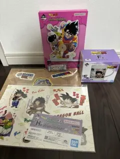 一番くじ　ドラゴンボール　ビジュアルレイヤースタンド　マグカップ他