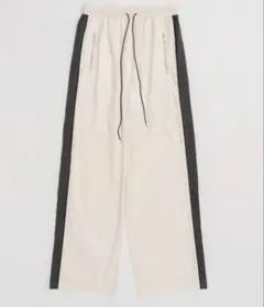 MAISON SPECIAL サイドラインシャドーストライプパンツのサムネイル