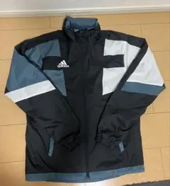 adidas ナイロンジャケット フード付き
