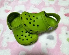 Crocs C 4/5 グリーンのベビーサンダル