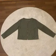 オリーブ色 ノーカラージャケット サイズFのサムネイル