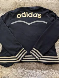 adidas 黒 胸ポケット2個付きジャケットMサイズ短寸タイプ